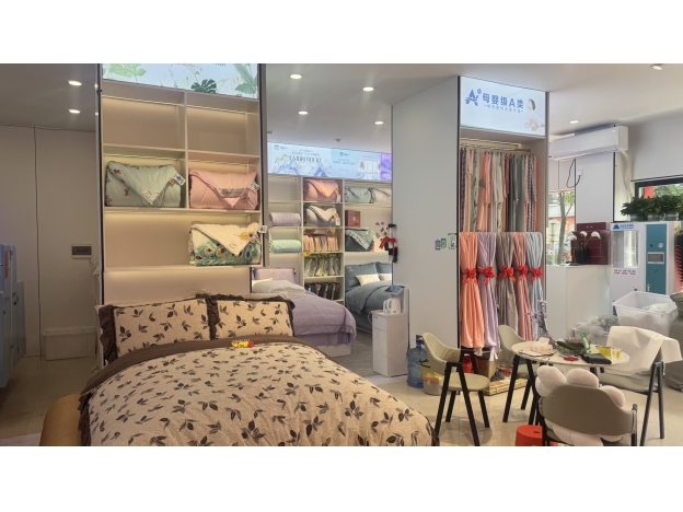 一个不起眼的弹花店，正在悄悄重塑“家纺生意”的未来。